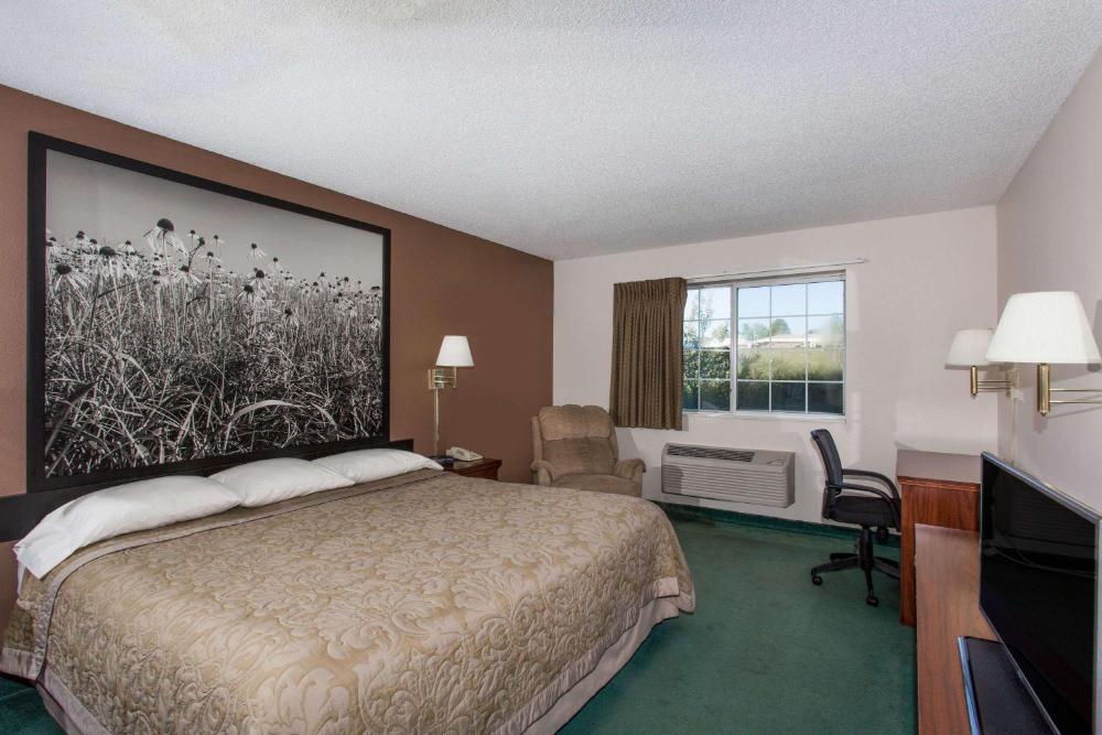 King Room - Disability Access/Non-Smoking interior
